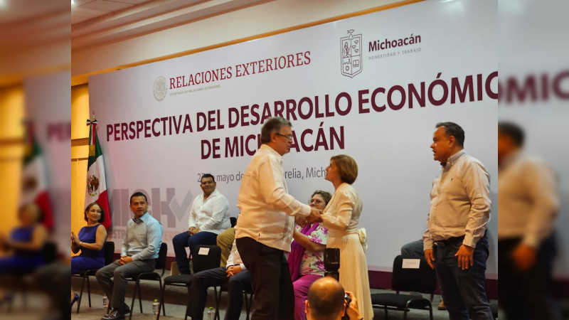 Marcelo Ebrard refrenda su apoyo a Blanca Piña como su enlace en Michoacán rumbo al 2024 
