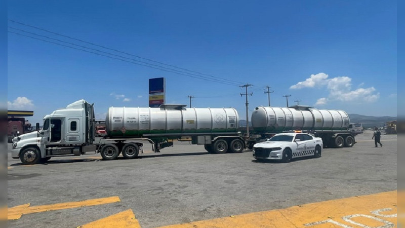 En San Luis Potosí y Tabasco recuperan 100 mil litros de combustible 