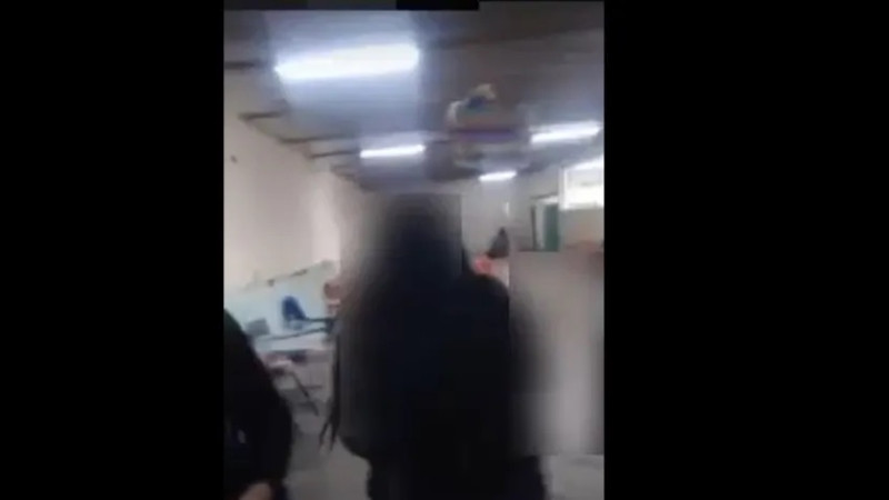 Exhiben a director de Telebachillerato en Hidalgo, dando alcohol a menores; antes lo acusaron de acosador sexual 