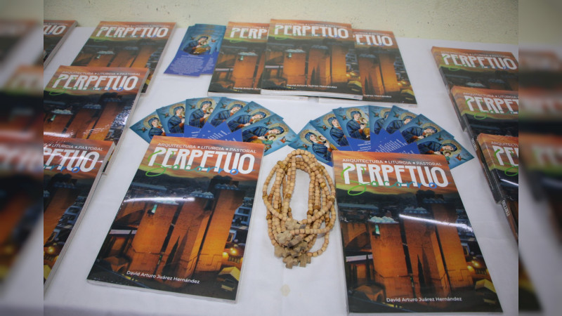 Graciela Guzmán Bucio presidio la presentación del Libro “Perpetuo Socorro”