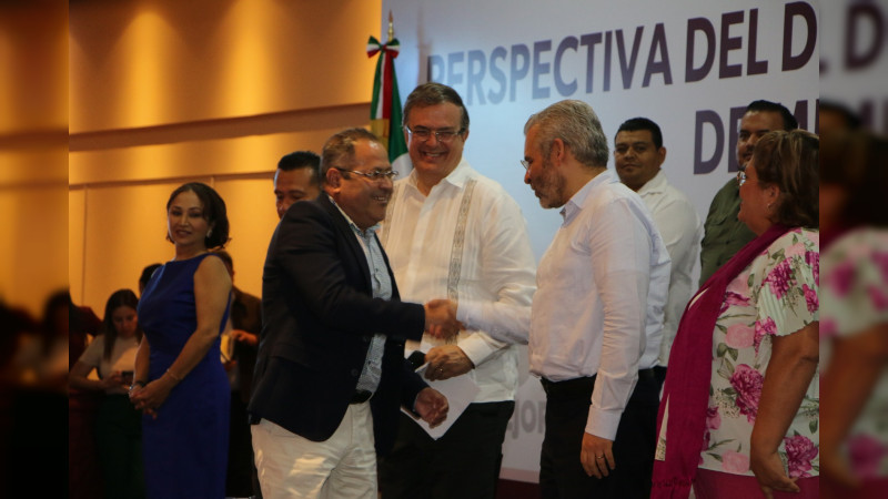El alcalde de Cd Hidalgo asistió al Primer Foro Perspectiva del Desarrollo Económico de Michoacán.