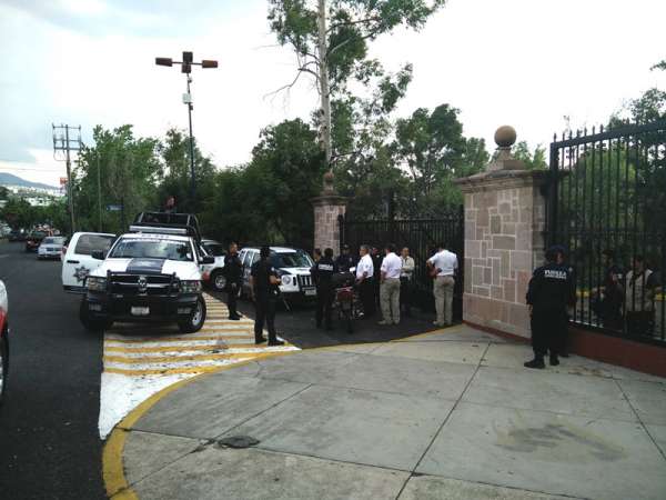 Gran movilización policiaca tras abandono de Laboratorio Móvil de Pemex en Michoacán - Foto 1 