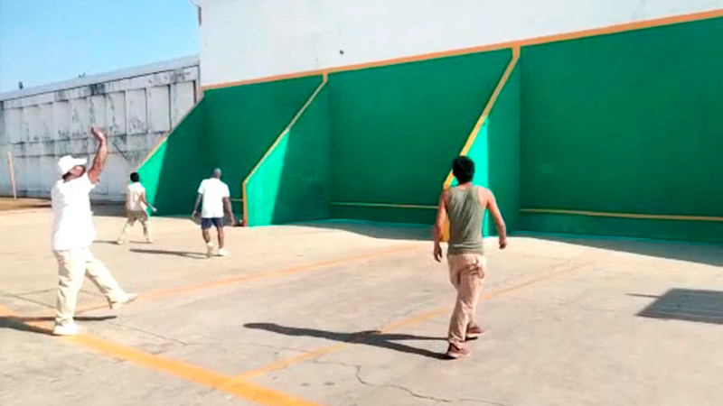 Aumenta práctica de frontón a mano en penales de Michoacán