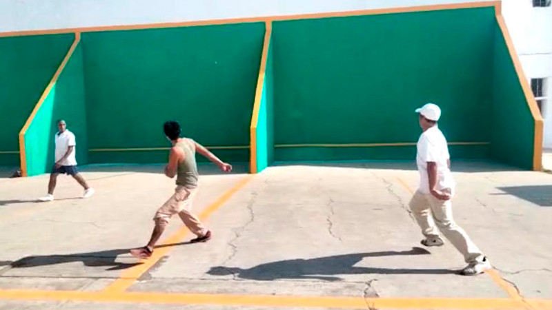 Aumenta práctica de frontón a mano en penales de Michoacán