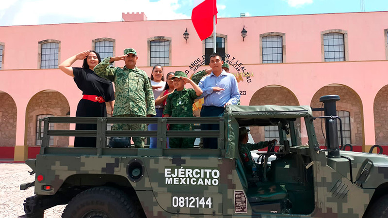 Ejército Mexicano reconoce a Alejandro como  “Soldado Honorario”