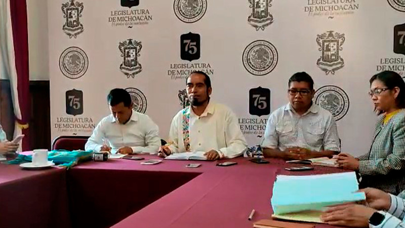 Comuneros de Uricho y Jarácuaro exigen al Congreso destituir al alcalde de Erongarícuaro 