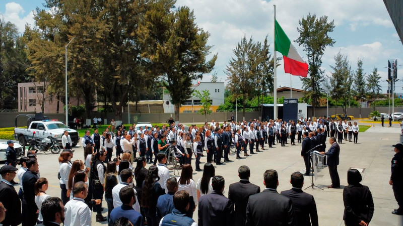 Secretario de SP entrega reconocimientos a personal del C5i Michoacán