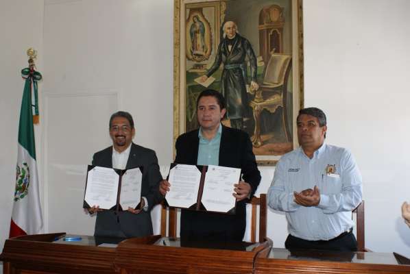 Universidad Michoacana y municipio de Hidalgo firman acuerdo a favor de la educación y la sociedad - Foto 0 