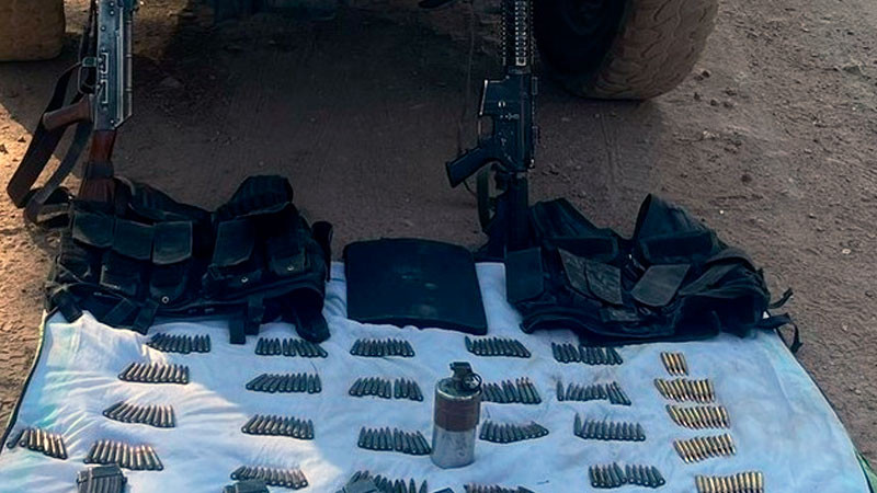 Interceptan a dos con 2 armas largas, una granada y equipo táctico en Chihuahua; son detenidos 