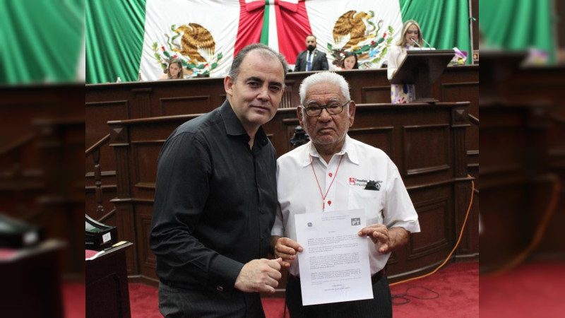 Exhorta Baltazar Gaona a atender la proliferación de perros en situación de calle en Michoacán 