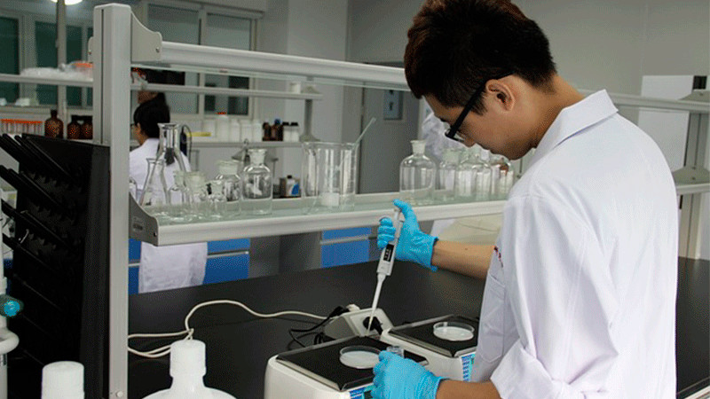 Con solo 12 años, Ian Emanuel concluyó una maestría en Biología Molecular  