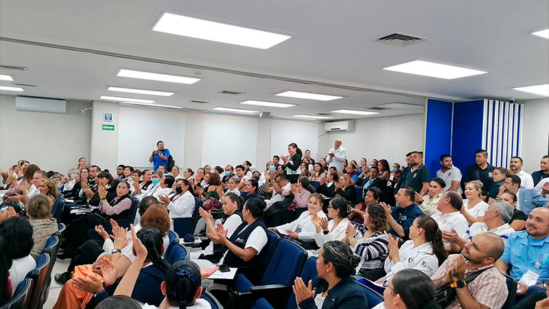 Reconoce Salud Michoacán trayectoria del personal del Hospital de la Mujer 