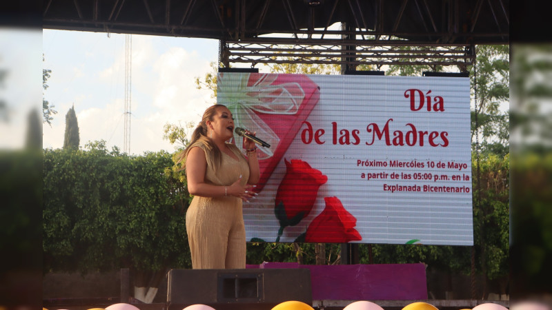 Gobierno de Cuitzeo celebra a las mamás con alegría y gratitud 