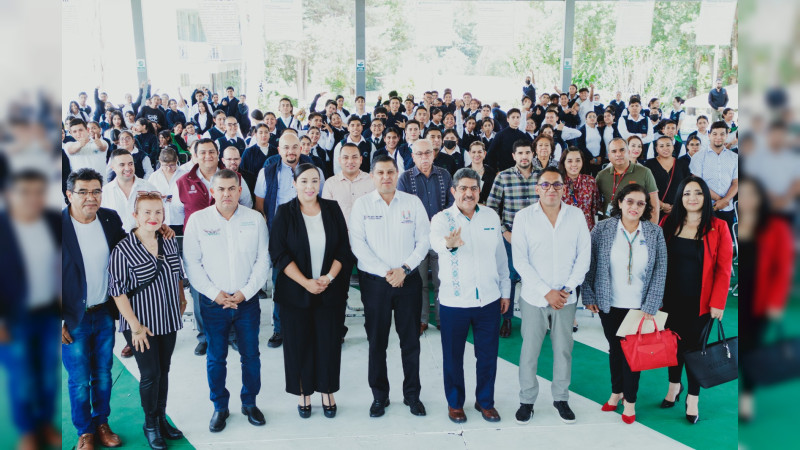 Entregan laboratorio para carrera de Pilotaje de Drones en Conalep Uruapan 