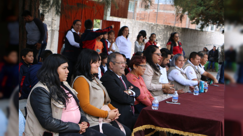 El presidente Municipal de Hidalgo inaugura aula en la escuela primaria Melchor Ocampo.