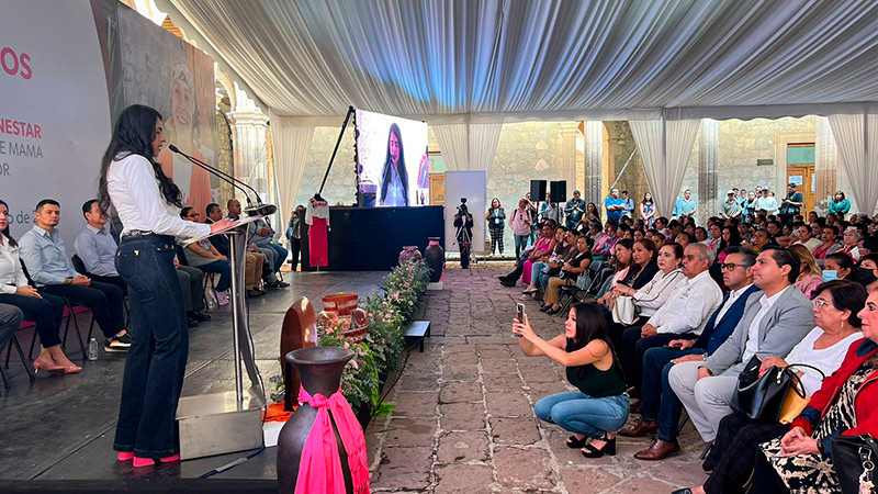 El Alcalde, José Luis Téllez Marín, dio acompañamiento a mujeres con cáncer de mama y cervicouterino, a recibir su apoyo económico