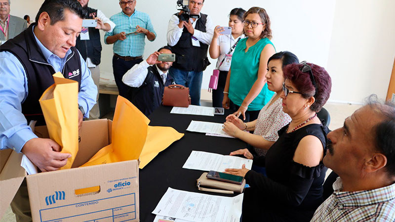 Inicia conteo de 472 votos anticipados, del extranjero y desde prisión, en Coahuila 