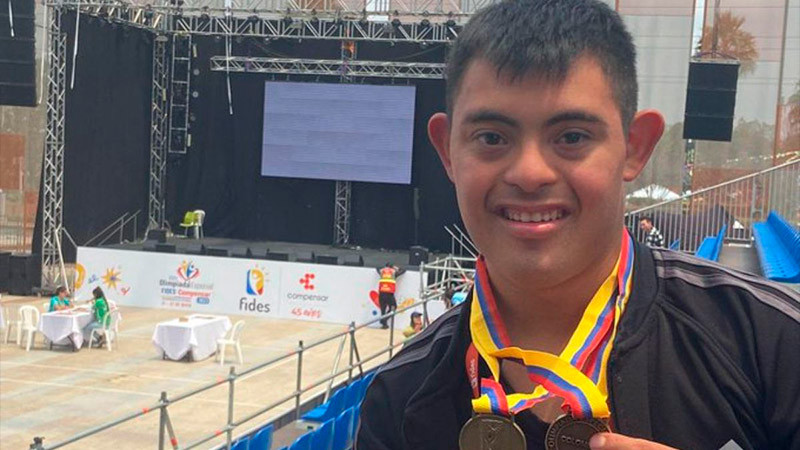 Roberto Mendoza, deportista con síndrome de down, gana tres oros en Olimpiadas Especiales Iberoamericanas en Colombia 
