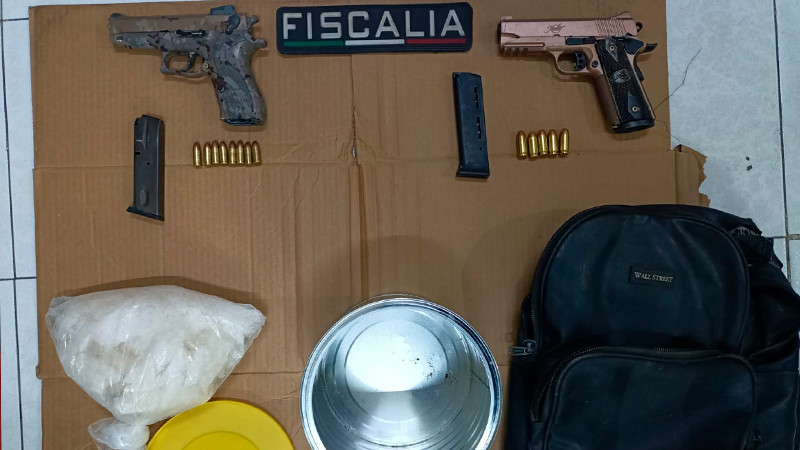 En Maravatío Fiscalía detiene a dos personas en posesión de armas de fuego y narcóticos 
