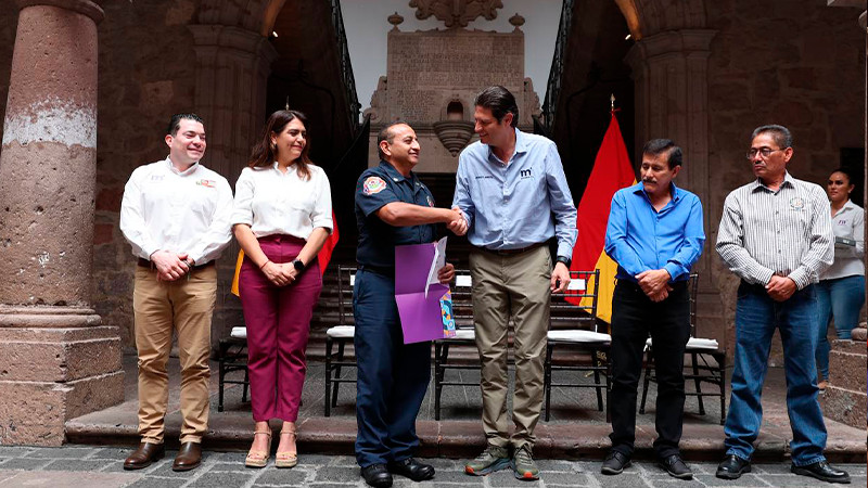 Alfonso Martínez reconoce a 162 trabajadores municipales por su intervención en el Mercado Independencia