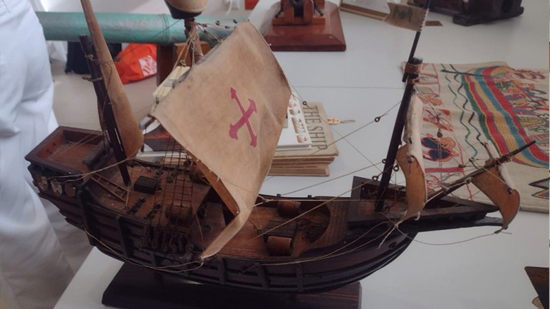 Excónsul de Alemania dona réplica de cañón del siglo XVII al Museo Maya de Cancún 