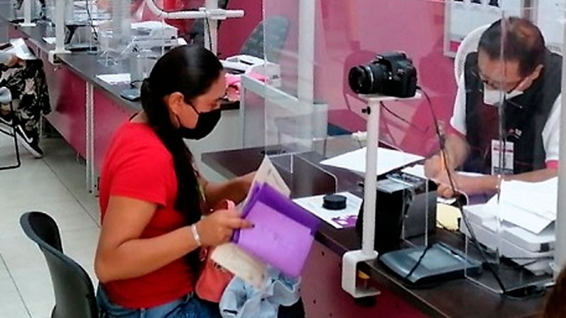 Certificado de secundaria y pasaporte aceptados por INE como identificación para tramitar Credencial 