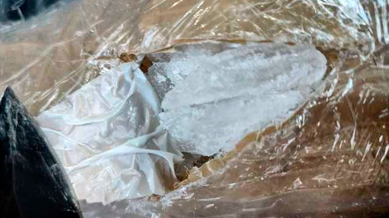 Hallan droga oculta en bolsa de mano, en Sinaloa; iba a ser enviada por paquetería 