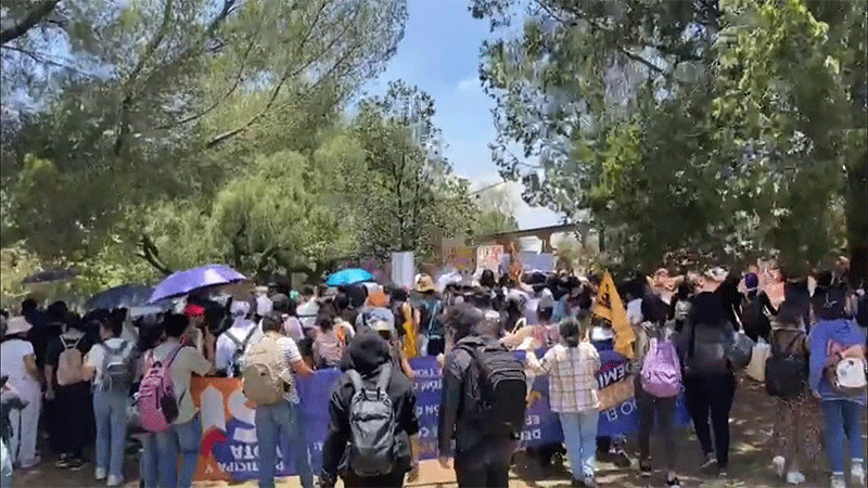 Alumnos de Artes y Diseño de la UNAM exigen destitución del director con marcha frente a Rectoría 