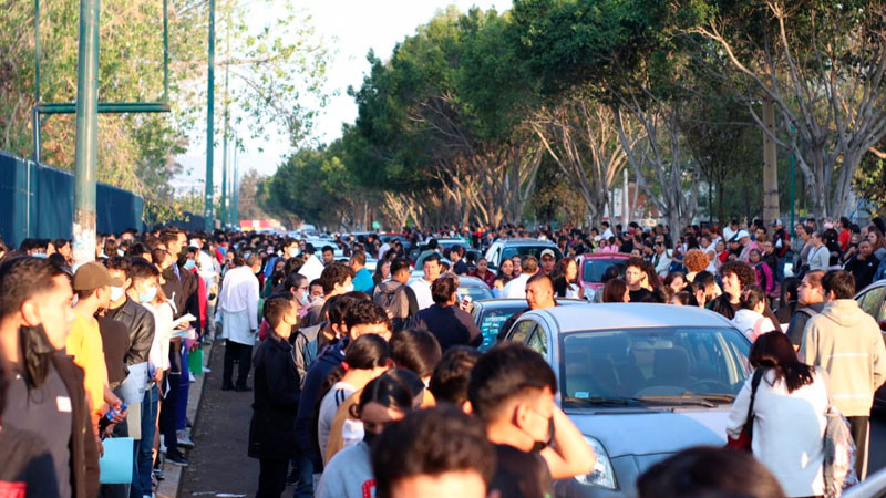 Comienzan a llegar a CU los aspirantes a ingresar a la Universidad Michoacana