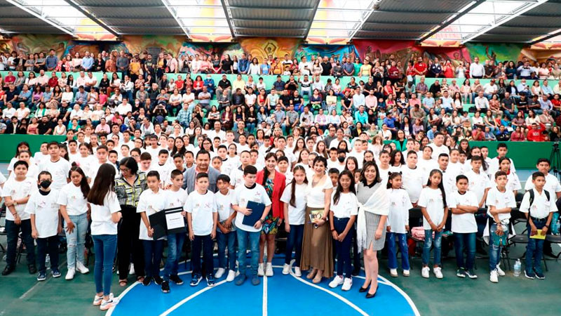 Secretaría de Educación Michoacán reconoce a alumnos en Olimpiada del Conocimiento 
