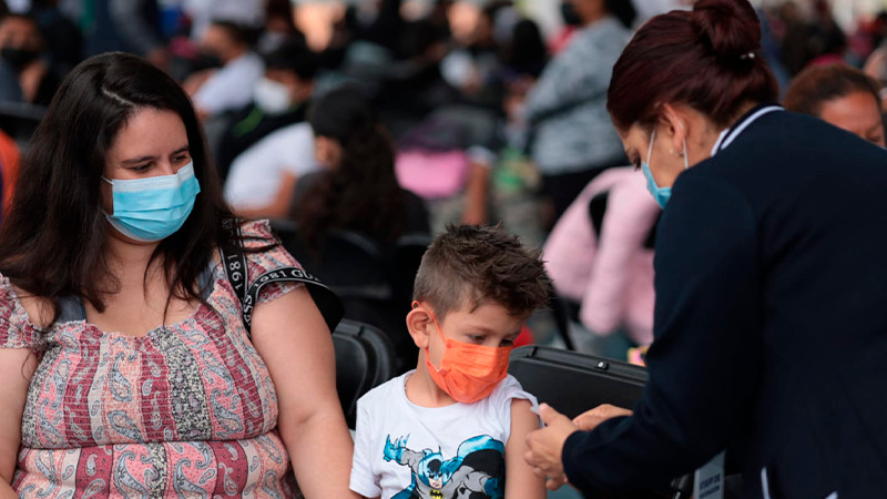 Vacunación COVID-19 mantiene a la baja la ocupación hospitalaria en Michoacán