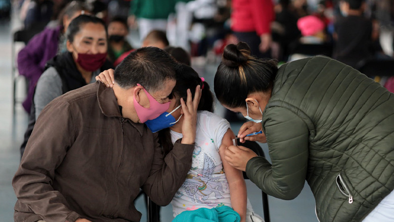 Vacunación COVID-19 mantiene a la baja la ocupación hospitalaria en Michoacán