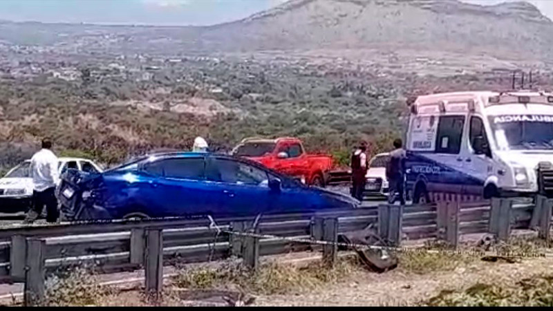 Muere mujer en accidente en la autopista México-Querétaro  