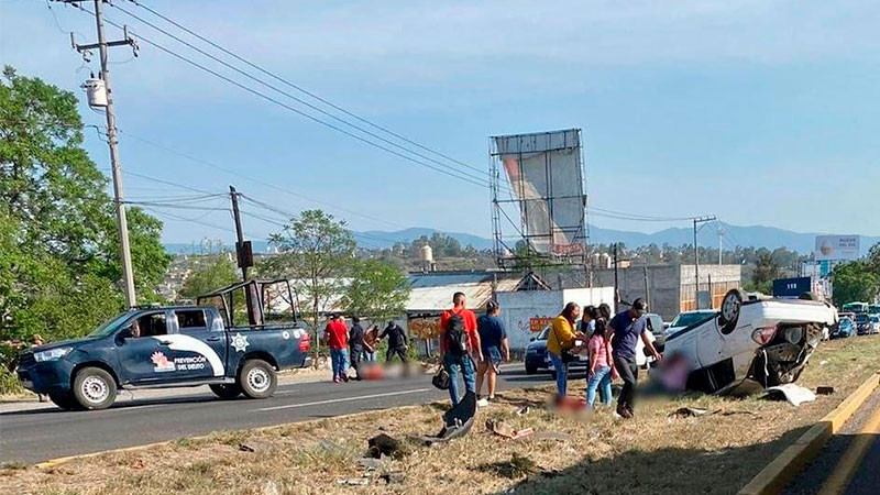 Trágico accidente en la Morelia – Salamanca deja una mujer sin vida y cinco lesionados 