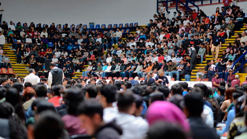 Se preparan aspirantes en el área de Humanidades y Derecho para su examen de ingreso a la UMSNH 