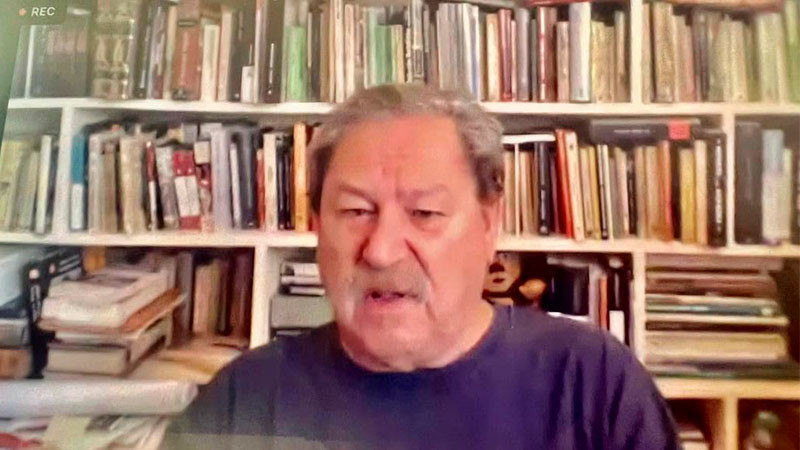 Participan estudiantes del Cobaem en conferencia de Paco Ignacio Taibo II