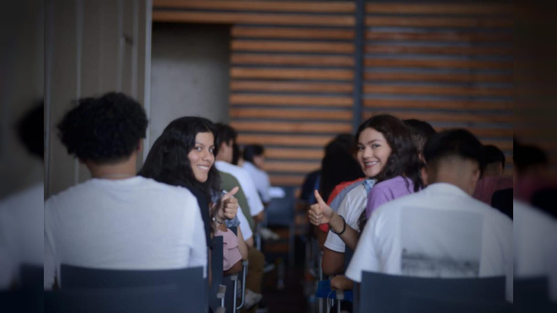 Futuros profesionistas del área Económico Administrativas presentarán examen de ingreso a la UMSNH