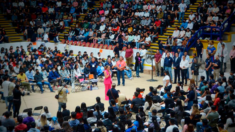 Listos para buscar un lugar en la UMSNH, aspirantes a carreras de las Ciencias Económico Administrativas 