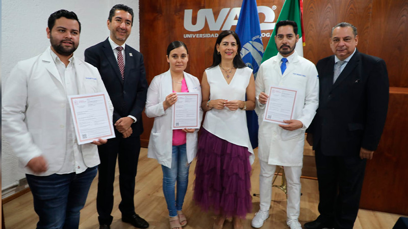 SEE emite primeros títulos profesionales digitales de nivel superior