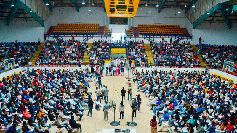 De manera exitosa se realiza el examen para las carreras del área Económico Administrativa  