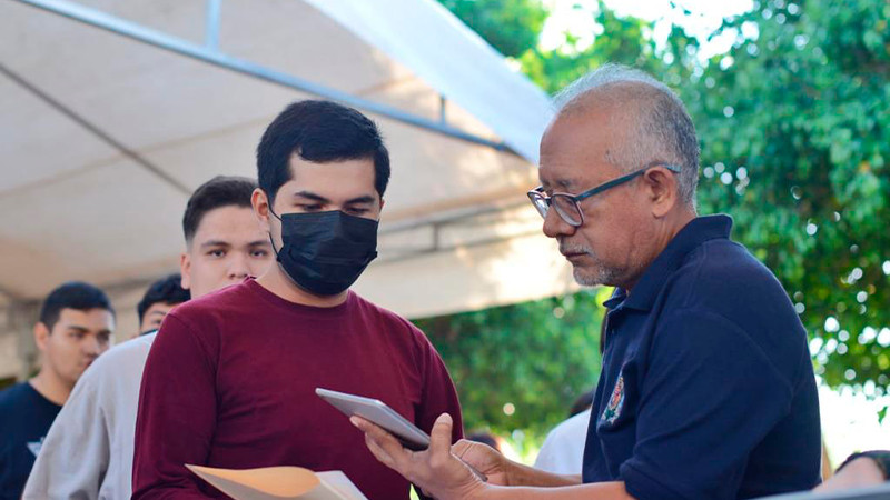 Futuros profesionistas del área de las Ciencias Biológico Agropecuarias listos para presentar su examen
