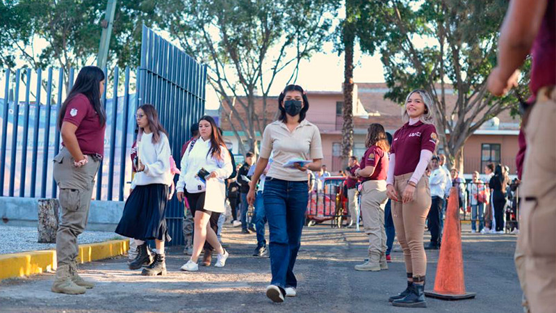 Futuros profesionistas del área de las Ciencias Biológico Agropecuarias listos para presentar su examen