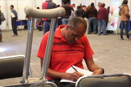 Realizan feria de empleo para personas con discapacidad y adultos mayores  
