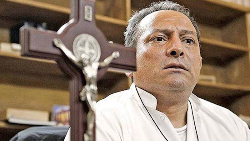 En Apatzingán la delincuencia organizada decide quién vive y quién muere: Padre Goyo 