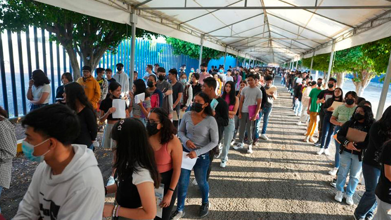Arranca jornada de exámenes para aspirantes a Bachillerato y a Técnico en Enfermería de la UMSNH 