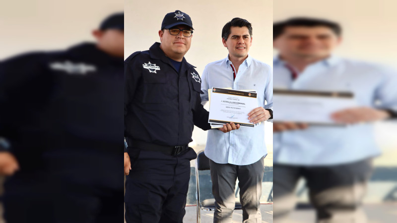 Más de 150 elementos de seguridad pública de Zitácuaro reciben certificaciones