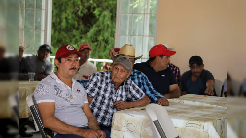 Nacho Campos va por el mantenimiento del río Santa Bárbara de Uruapan