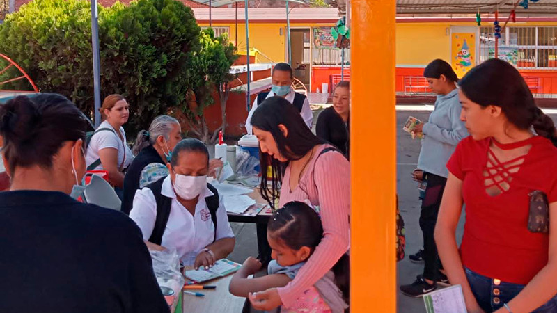 Arranca Salud Michoacán vacunación COVID-19 para menores de edad en Uruapan 