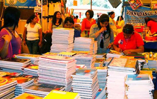 Papeleros exigen continuidad de programa de útiles escolares para empresas michoacanas  