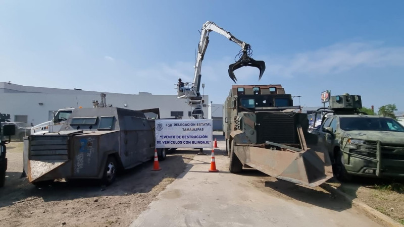Destruye FGR 14 camiones “monstruo” del crimen organizado en Tamaulipas 